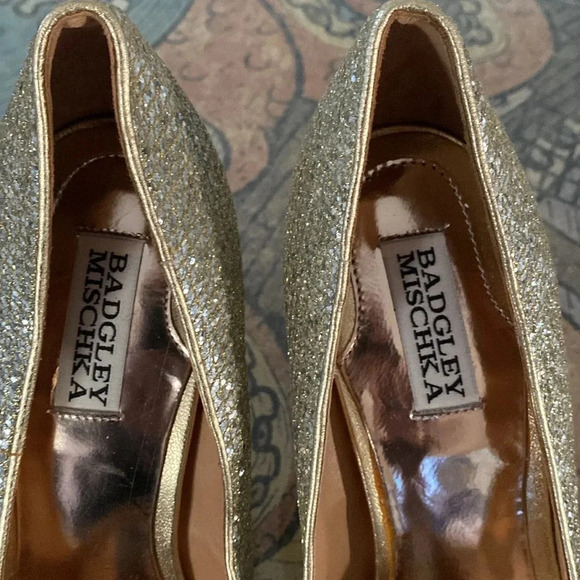 Badgley Mischka Leather Gold Pumps size 10M - Picture 10 of 11